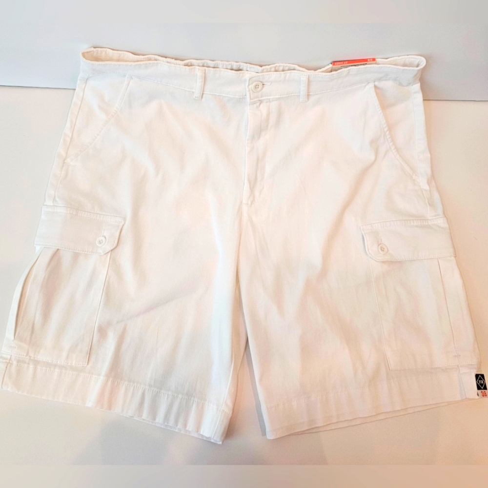 St. John's Bay White Mid-Length Cargo Shorts Sz 38 NWT
